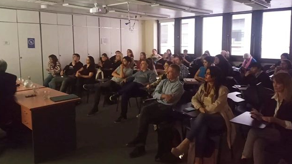 Conversatorio "Qué hacer frente al negacionismo"